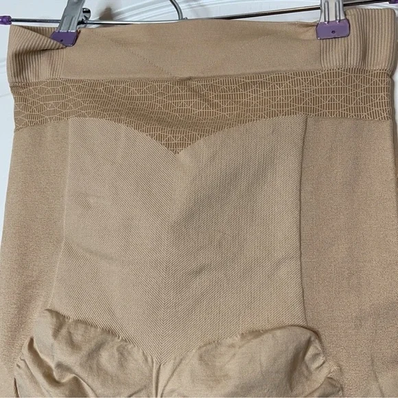 Bali Comfort Revolution Seamless High Waisted Thigh Slimmer Shapewear Large - Picture 12 of 16